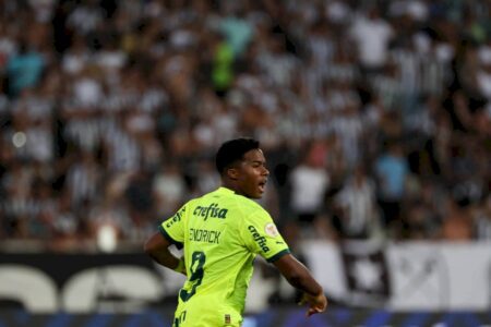 Endrick conduz Palmeiras em virada histórica e reduz distância para o líder Botafogo