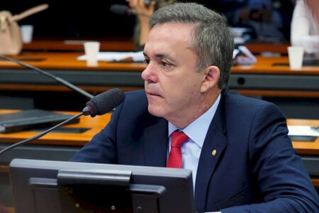Se o Senado aprovar Reforma Tributária como está, vamos derrubar na Câmara, afirma Vander