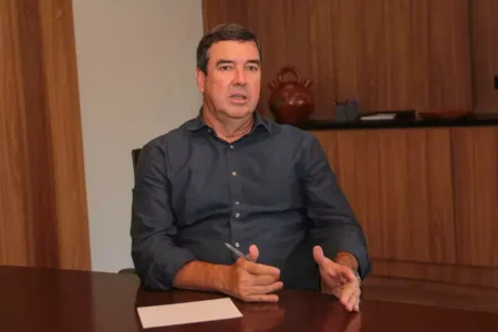 Reunido com secretários, Riedel volta ao comando de MS após férias de 20 dias – CREDITO: CAMPO GRANDE NEWS