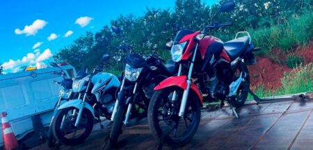 Polícia acaba com ‘rolezinho’, apreende motos e detém jovens por manobras perigosas