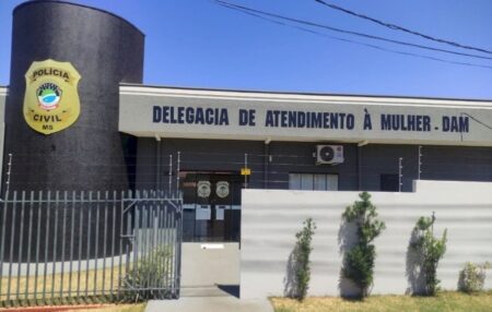 Nova Andradina: Homem é levado para a delegacia após ameaçar mulher e furar pneus de carro com chave de fenda