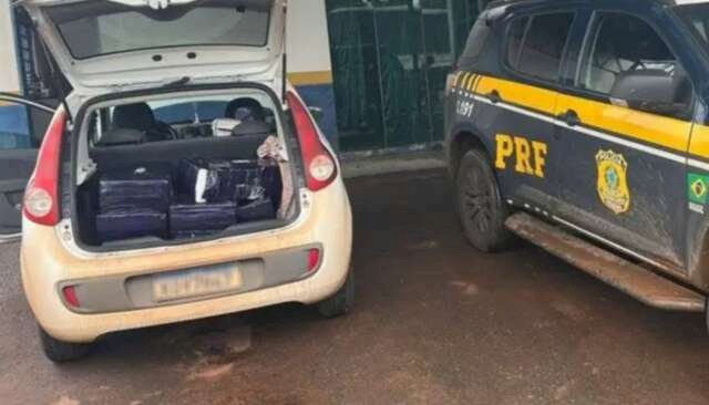 Casal é preso com 363 kg de maconha no porta-malas de carro