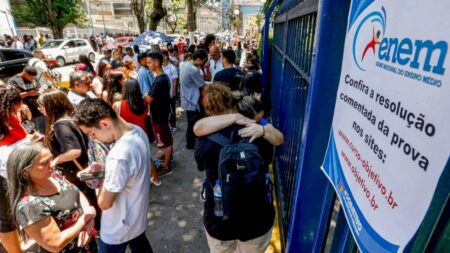 Indicadores do Enem evidenciam diferenças entre escolas públicas e privadas