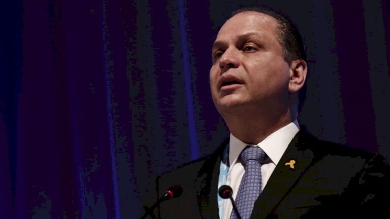 Ex-líder de Bolsonaro na Câmara elogia plano industrial de Lula: ;Excelente iniciativa
