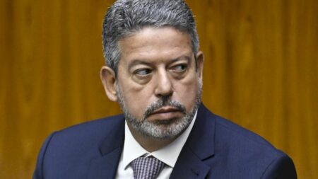 Lira diz que Congresso não legislar não abre espaço para que outros Poderes o façam