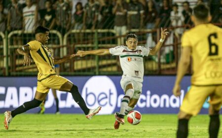 Coringa do Fluminense, Felipe Andrade destaca polivalência e revela inspirações no elenco