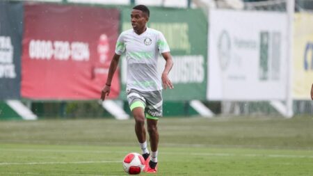 Estêvão vira reforço e pode ‘salvar’ planos do Palmeiras