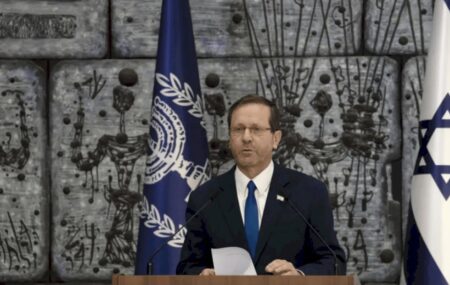Hamas doutrina crianças para o terrorismo durante as férias