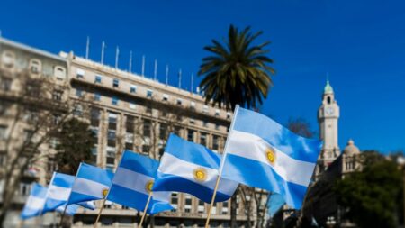 Justiça da Argentina revoga seis artigos da reforma trabalhista ante greve