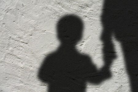 Tio é acusado de abusar sexualmente de criança de 6 anos e é preso em flagrante