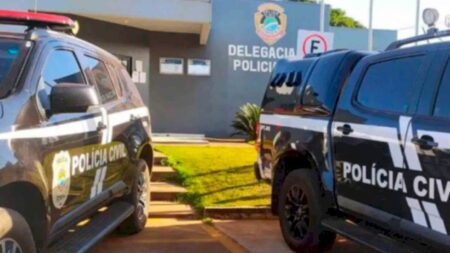 Em roda de amigos, idoso é esfaqueado duas vezes por mulher