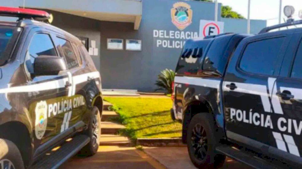 Em roda de amigos, idoso é esfaqueado duas vezes por mulher
