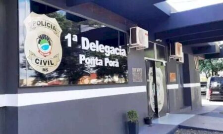 Homem tem casa invadida e mata suspeito a golpes de facão