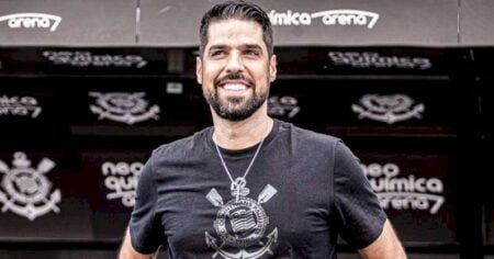 Será uma disputa extra deste jogo, já que tanto Abel Ferreira como Antônio Oliveira vão querer ganhar este clássico por motivos próprios.