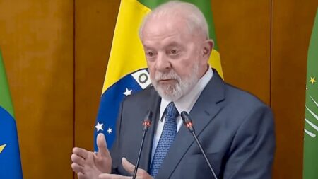 Bancada do Novo decide enviar notícia-crime à PGR contra Lula
