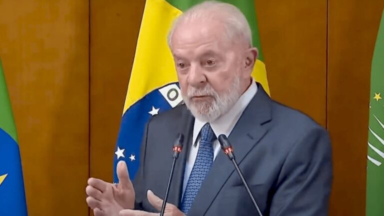 Bancada do Novo decide enviar notícia-crime à PGR contra Lula