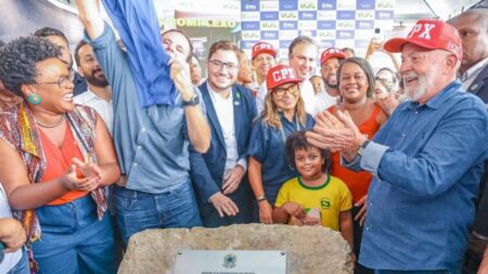 Lula reclama de tamanho de evento no Rio: “Imaginava uns 10.000”
