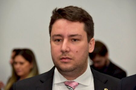 Com risco de perder vaga para o PP, deputado prevê indefinição no PL até a convenção