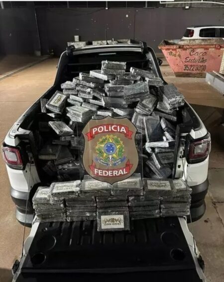 Em fundo de cabine de caminhão, traficante escondia R$ 20 milhões em cocaína