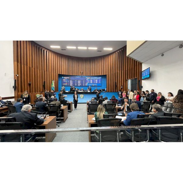 Em sessões ordinária e extraordinária, deputados votam quatro projetos nesta quinta-feira, 29