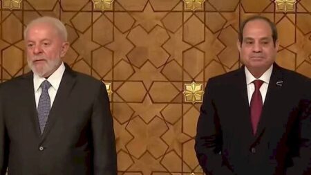 Lula se reúne com presidente do Egito, e países assinam acordos