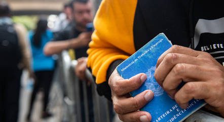 Desemprego cai em dois estados no último trimestre de 2023, informa IBGE