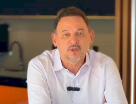 Ex-prefeito recebe nova multa por campanha antecipada