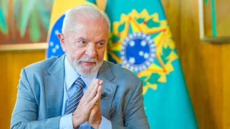 Eleitor reclama, mas torce por Lula