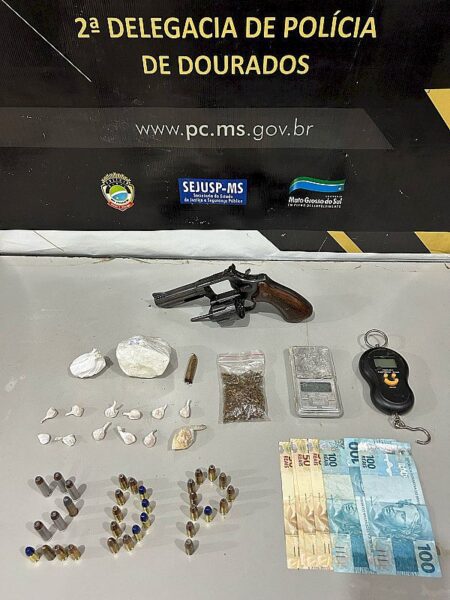 Homem é preso com drogas, armas e munições em ‘boca de fumo’ em Dourados