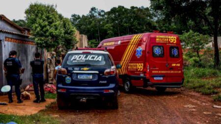 Corpo de homem é encontrado em calçada com ferimento na cabeça