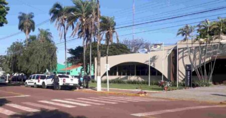 Tornozeleira ‘entrega’ alvo de operação do Gaeco proibido de entrar na Prefeitura de Sidrolândia