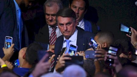 Bolsonaro pede autorização ao Supremo Tribunal para visitar Netanyahu