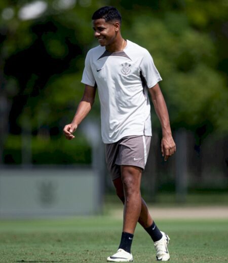 Corinthians recebe sondagens e bate o martelo sobre Wesley