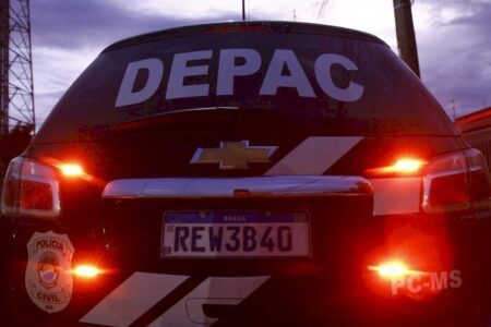 Mulher tem dedo da mão decepado após golpes de espada em MS