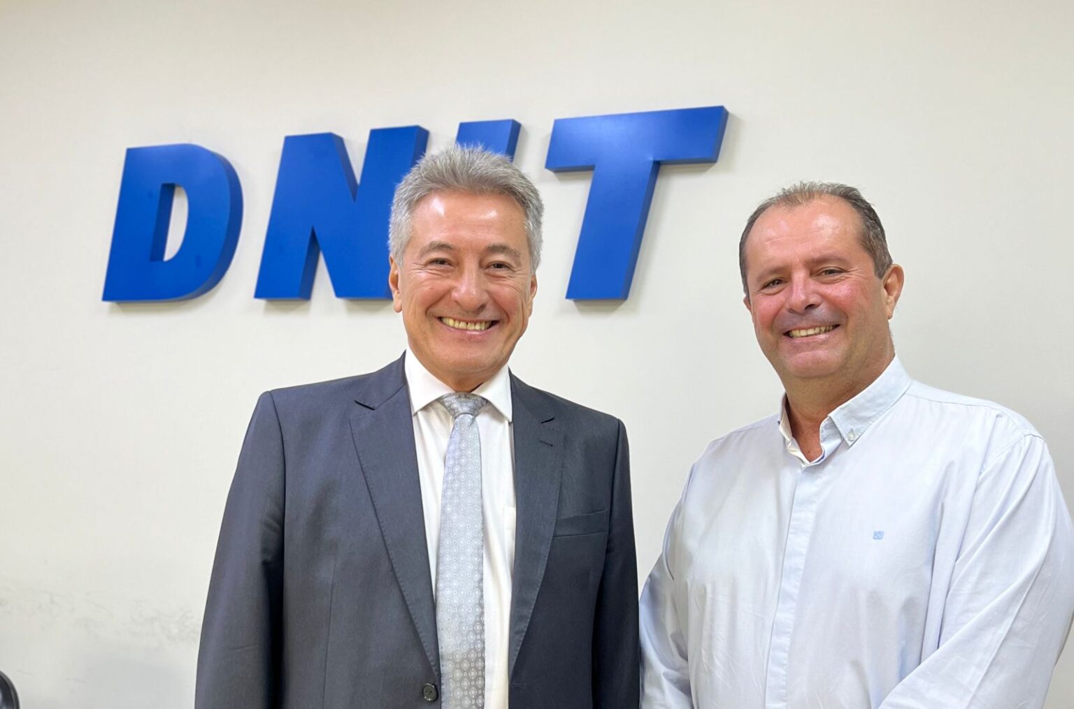 Em agenda no DNIT, Hashioka confirma restauração de rodovias e implantação de acostamentos