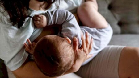 Cuidado com golpes: Saiba o que é o salário-maternidade e como solicitar