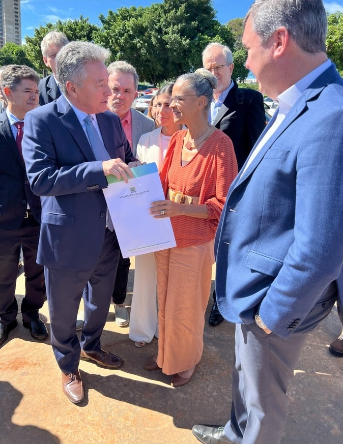 Em evento, Hashioka entrega pedido de PEC para inclusão do Pantanal Sul-Mato-Grossense na Constituição à ministra Marina Silva