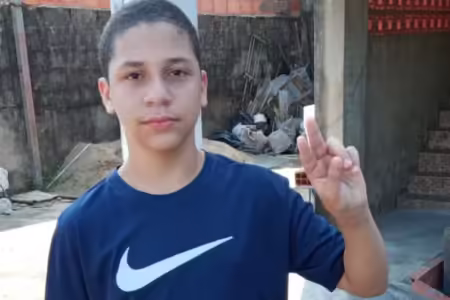 Adolescente de 13 anos morre após ter sido agredido pelas costas por dois estudantes em escola no litoral de SP