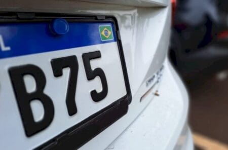 Junho é mês de licenciar veículos com placas terminadas em 4 e 5 no Mato Grosso do Sul