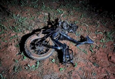 Jovem é arremessado e morre ao bater em caminhonete na BR-376