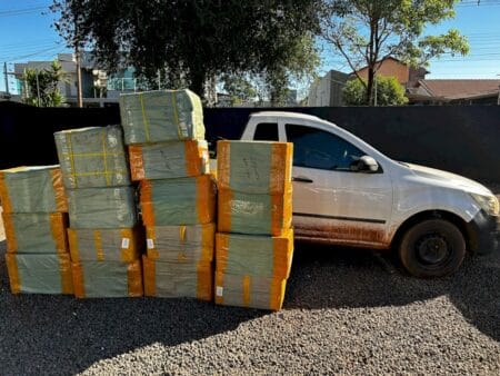 Polícia Civil apreende veículo com 16 fardos de produtos descaminhados em Dourados