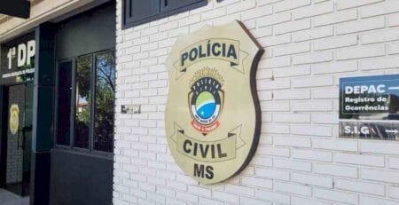Empacotador de supermercado em MS é flagrado furtando dinheiro do caixa