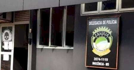 Funcionários de fazenda encontram ossada humana e partes de roupas em vegetação