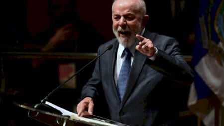 Lula intervém e pede que vice-governador seja respeitado, em meio a vaias