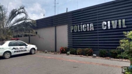Namorado não aceita fim de relacionamento e esfaqueia homem várias vezes em MS
