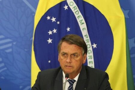 Mulher culpa Bolsonaro por marido morrer de covid e pede 500 mil da Uniãoc