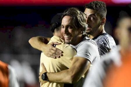 Zubeldía supera marca invicta de Dorival Júnior no São Paulo e entra para ranking histórico
