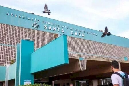 Mulher tem pé e perna amputados em máquina agrícola e morre no hospital