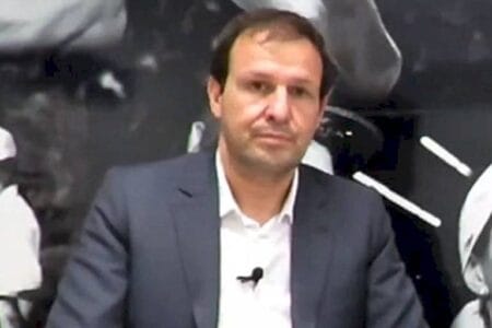 Grupo de oposição decide candidato que enfrentará Leila em eleição do Palmeiras