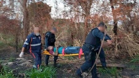 Suspeito de furtar moto, jovem é baleado ao reagir a abordagem da PM